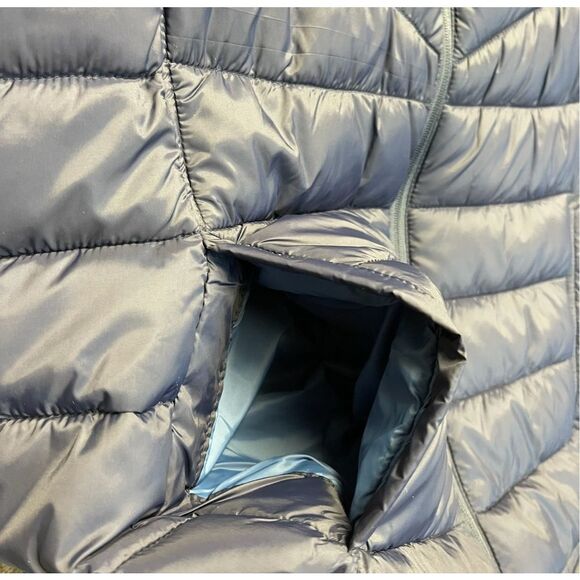 NWT IZOD Men’s Puffer Vest Medium Peacoat Blue Quilted Lightweight Zip Front - Picture 6 of 11